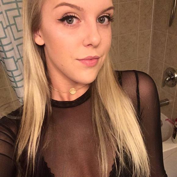 Meet your Posher, Kaitlin - Picture 1 of 1